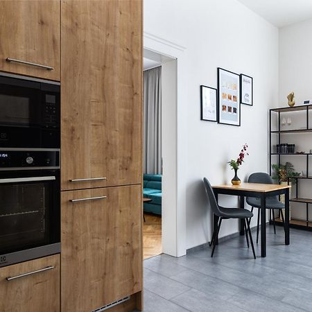 Stay2Gether City Buzz Apt - O2 Arena - Sleeps 6 Prague Exterior photo