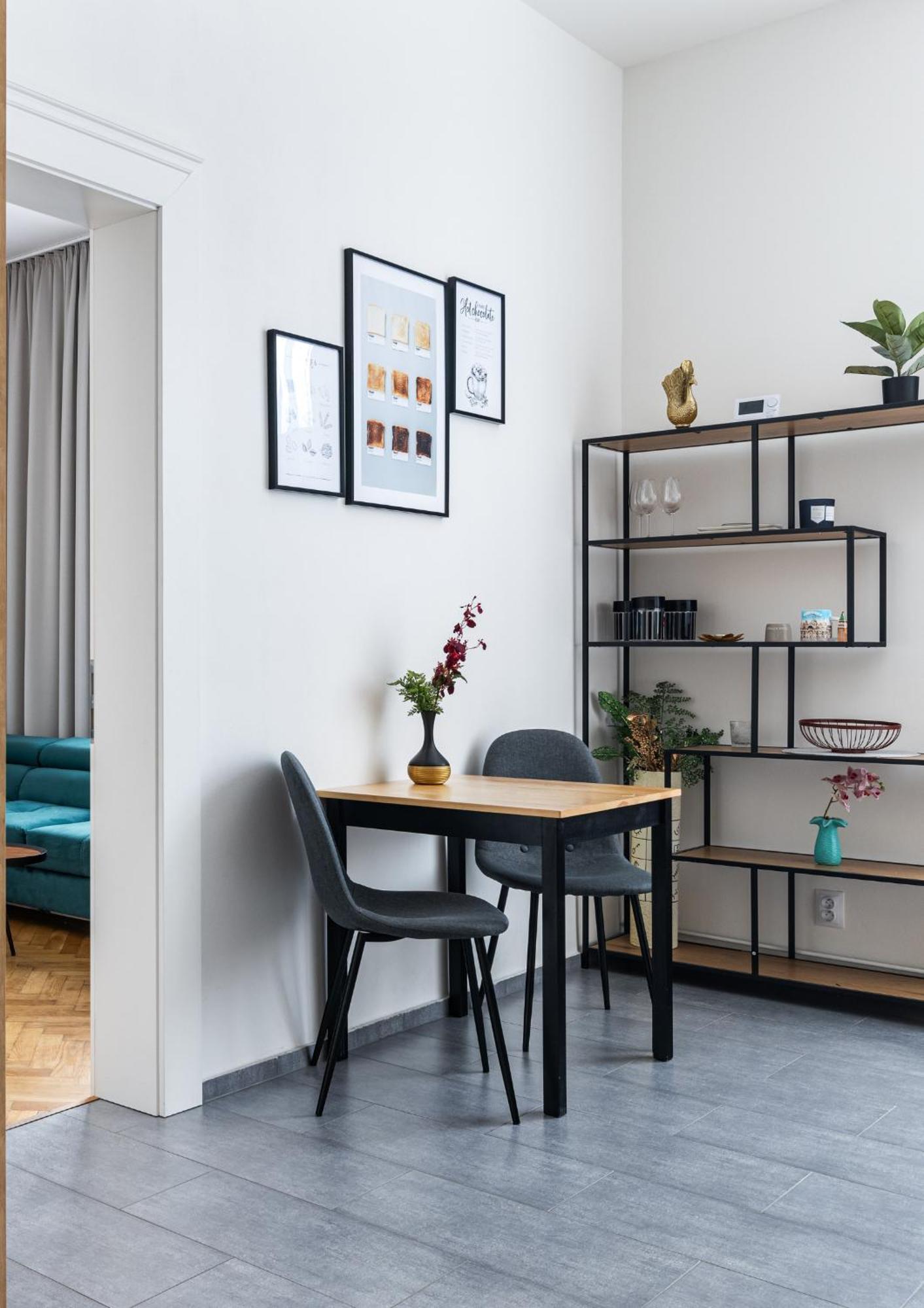 Stay2Gether City Buzz Apt - O2 Arena - Sleeps 6 Prague Exterior photo