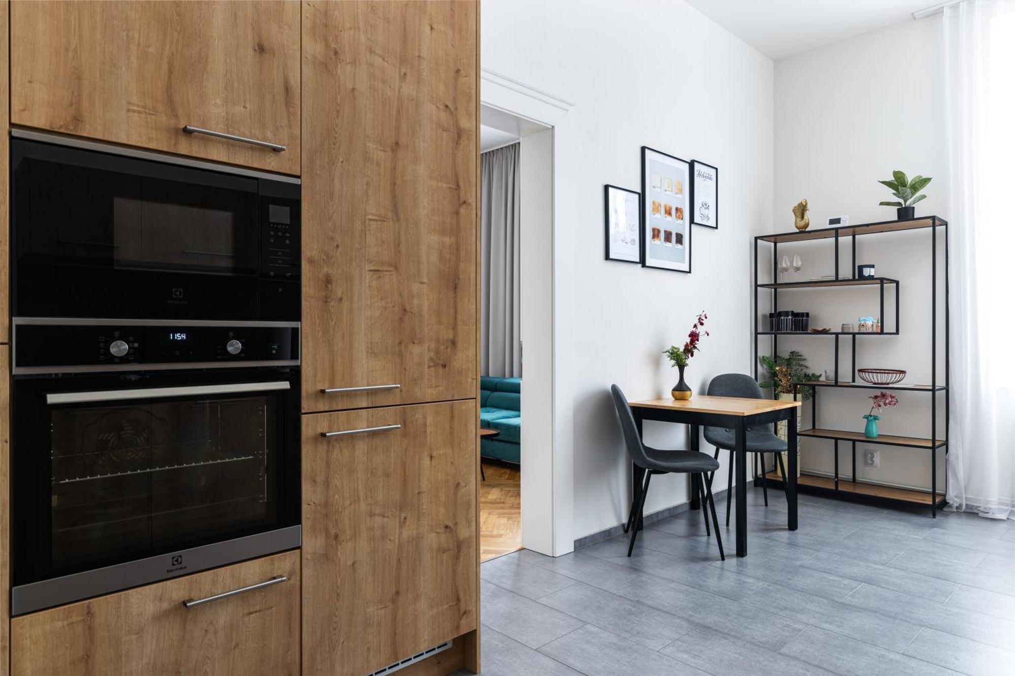 Stay2Gether City Buzz Apt - O2 Arena - Sleeps 6 Prague Exterior photo